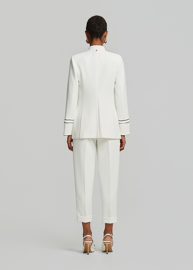 Crepe blazer in contrast