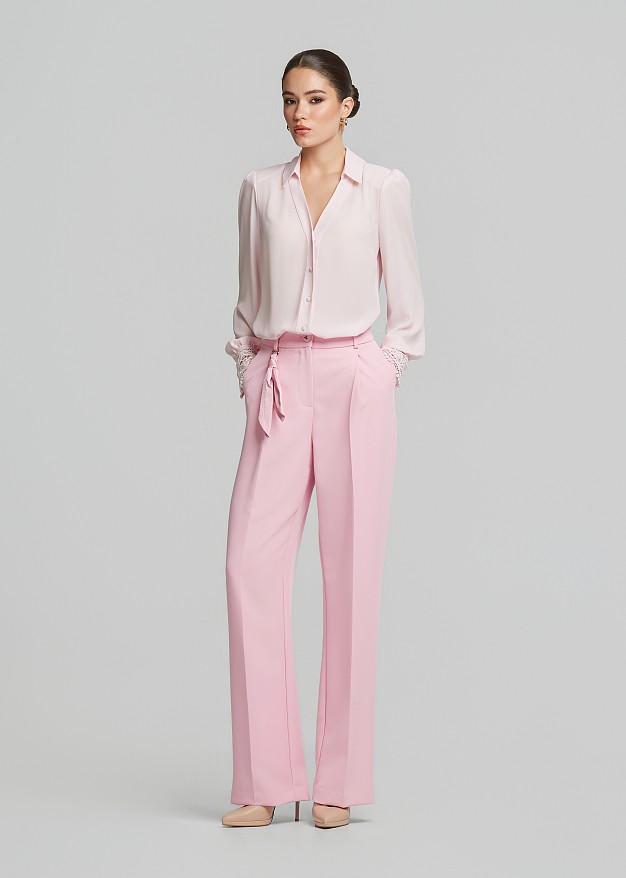 Lace shirt with V-neckline and collar