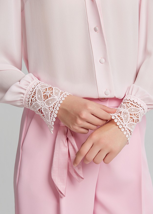 Lace shirt with V-neckline and collar