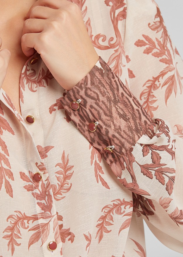 Shirt with animal printed cuffs