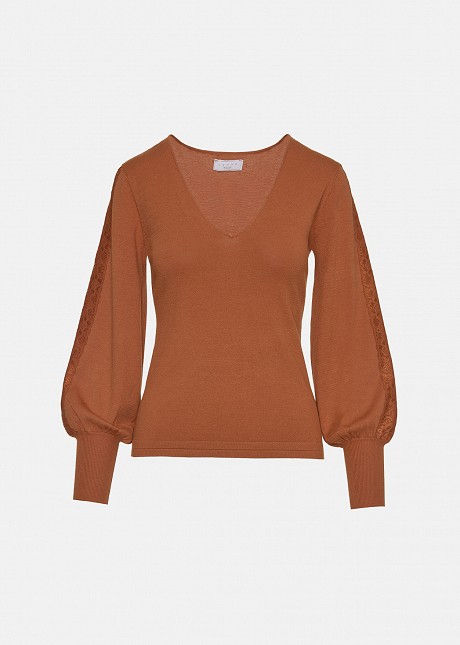 Knit top with dots detailing