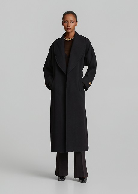 Long double-breasted coat with wide lapels