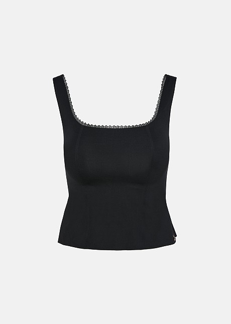 Stretch inner-fit top in lace detail