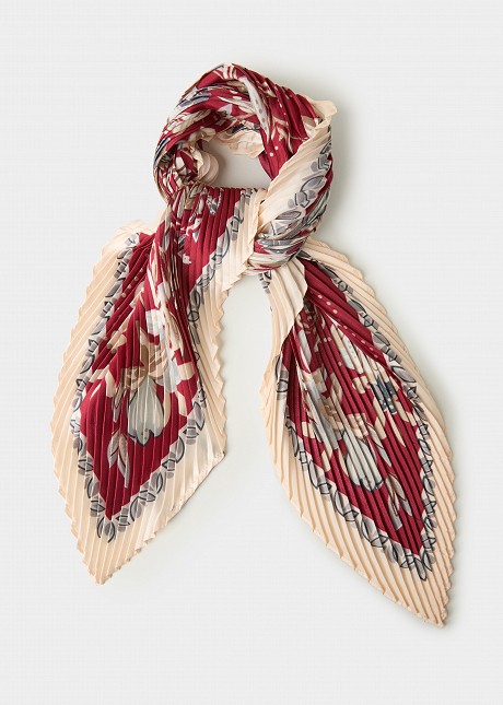 Pleated scarf in satin finish