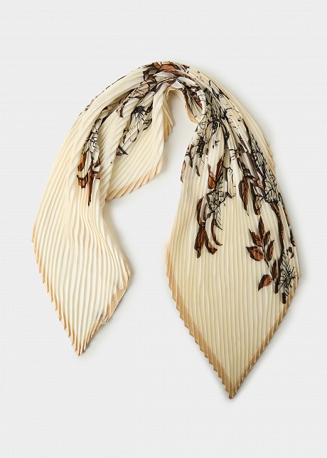 Printed pleated scarf