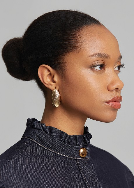 Oval stud earrings