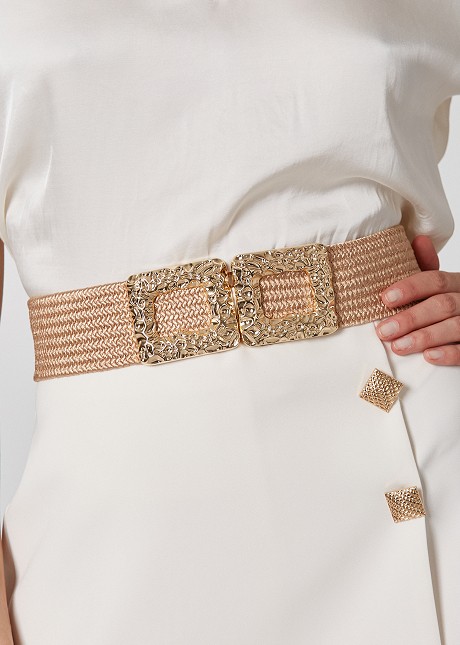 Knitted belt with metallic buckle