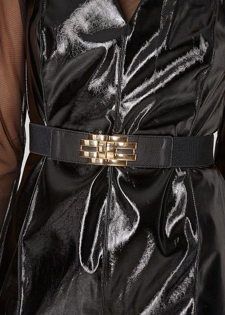 Elasticated belt with geometric buckle