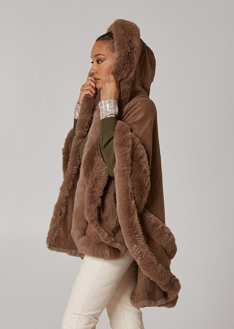 Hooded cape with fauxh fur details