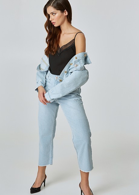 Cropped stonewashed jeans with rhinestones