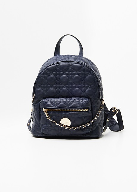 Quilted bagpack in fake leather look