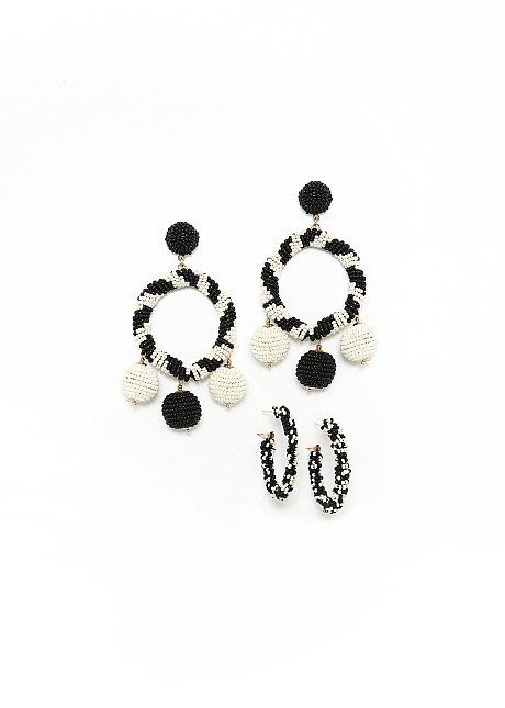 2 pack hoop earrings in black and wihte