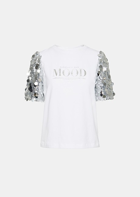 T-shirt with sequins on the sleeves