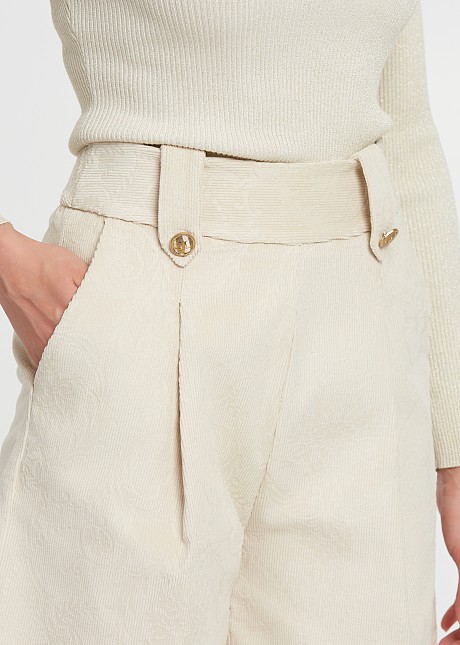 Corduroy pleated bermuda shorts