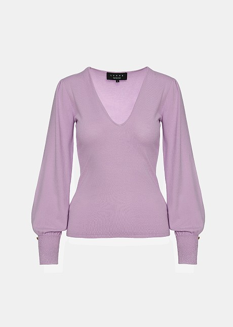 Sweater with V neckline and bold sleeves