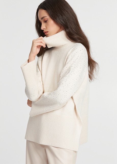 Turtleneck sweater with stones