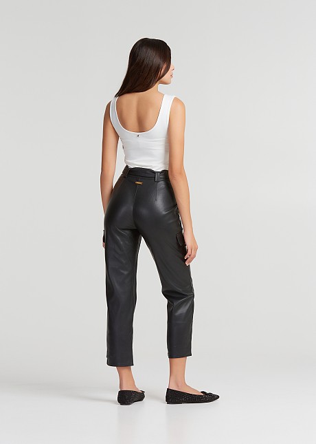 Gargo pants in leather look