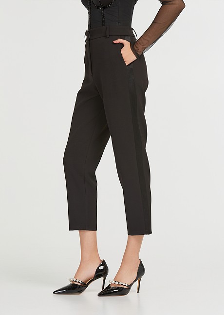 Pants in straight-cut line