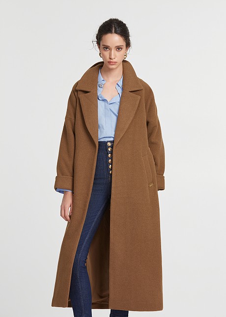 Long coat with detachable belt