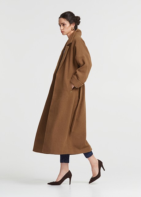 Long coat with detachable belt