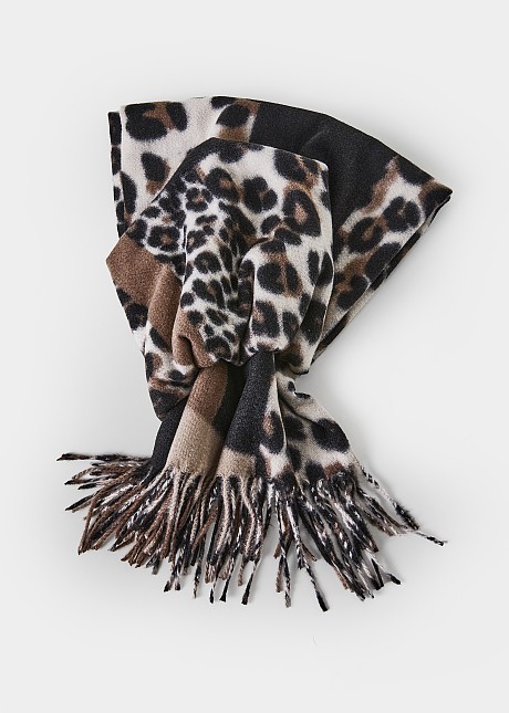 Animal print pashmina