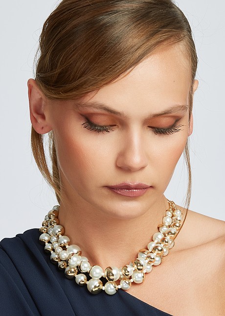Multirow faux pearls necklace with golden detail
