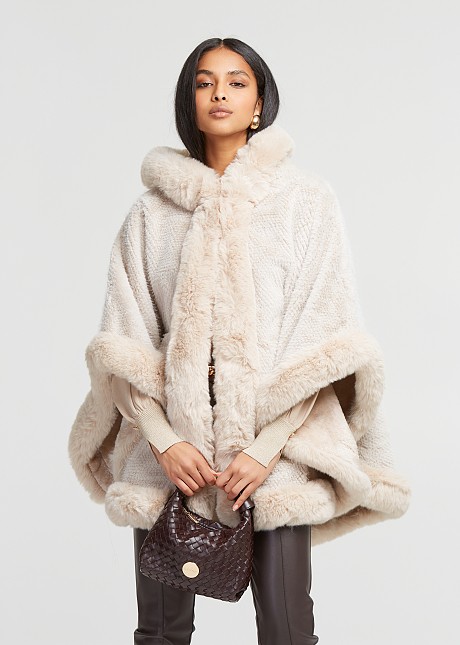 Cape in fur look