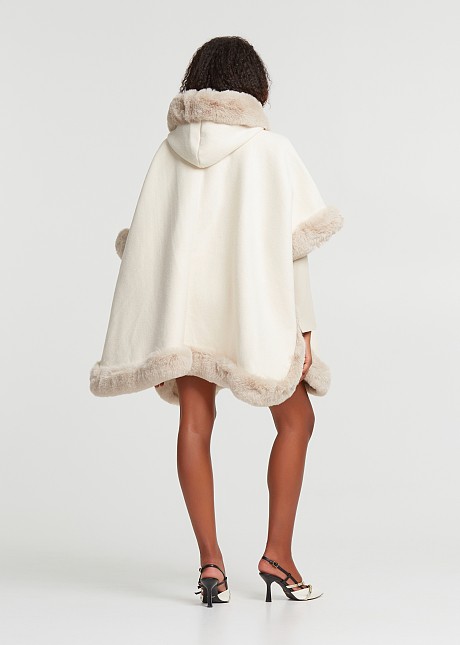 Cape with fur details