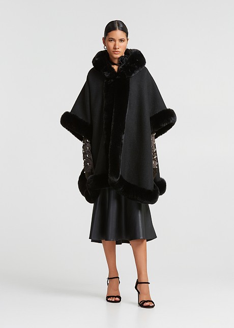 Cape with fur details