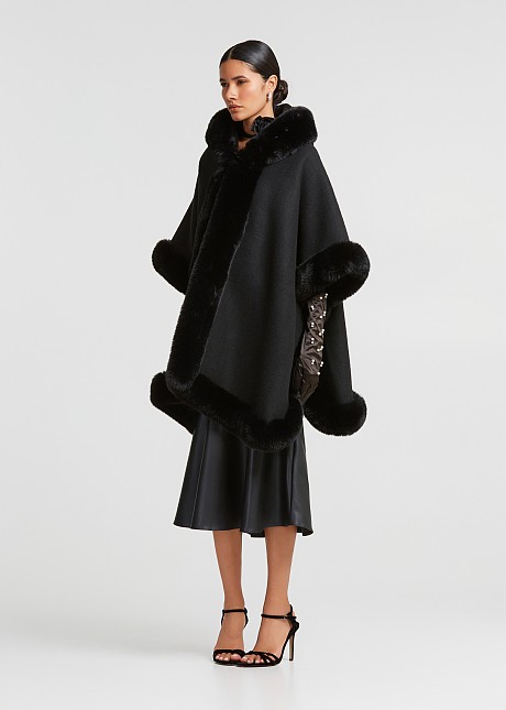 Cape with fur details