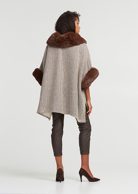 Cape with faux fur details