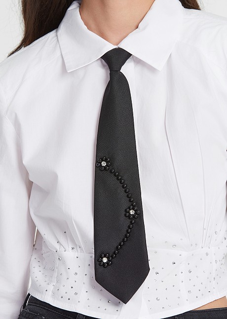 Embroidered matte tie