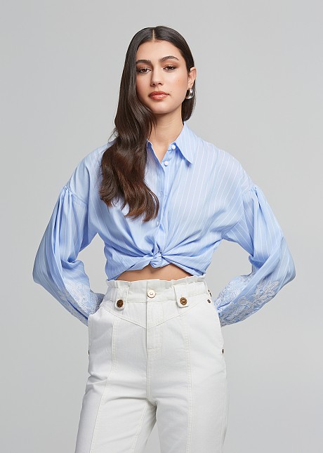 Cropped shirt in baby blue stripes