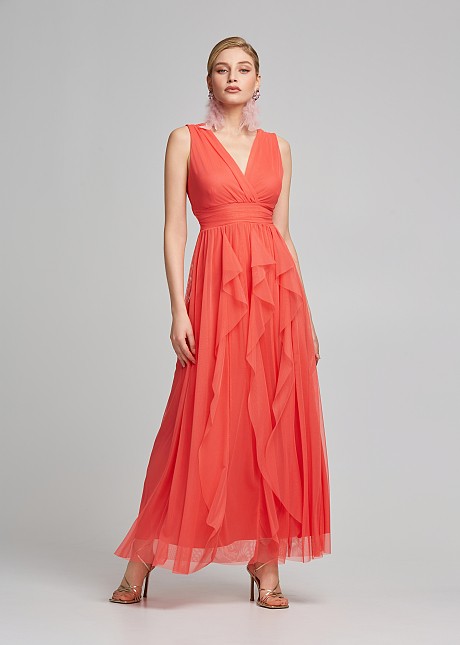 Long dress with tulle and V neckline