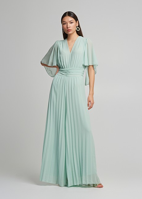 Pleated jumpsuit in 3/4 sleeves