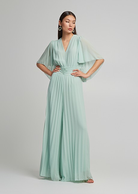 Pleated jumpsuit in 3/4 sleeves