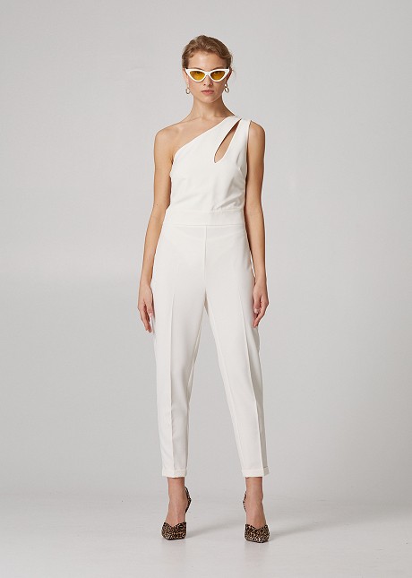 Sleeveless jumpsuit with cut out