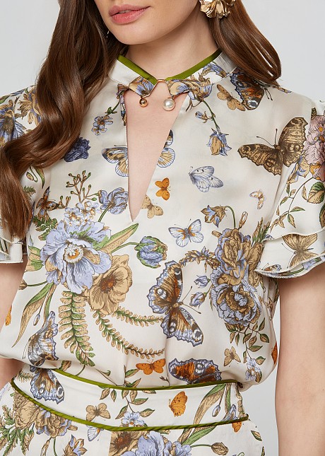 Floral printed blouse with frills in satin look