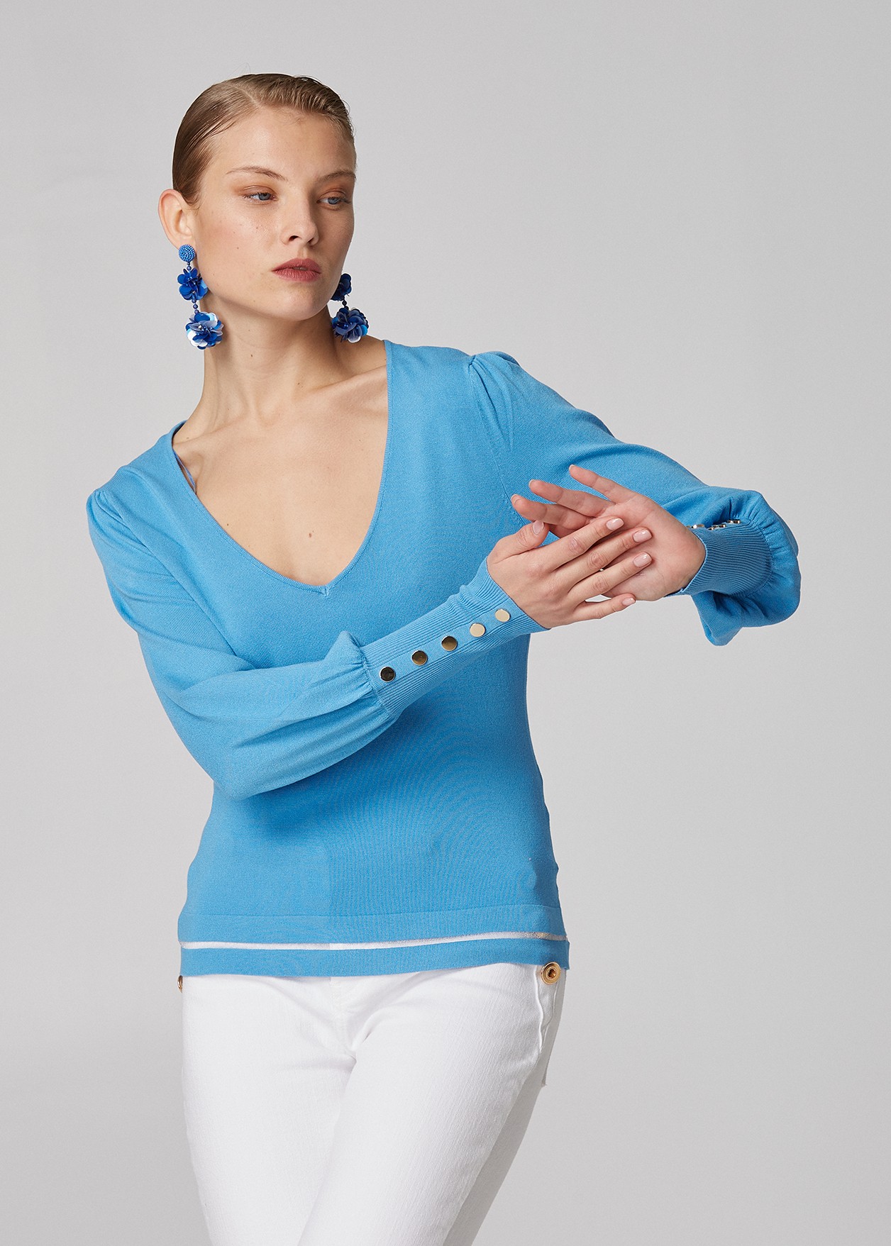 Long sleeve knitted blouse