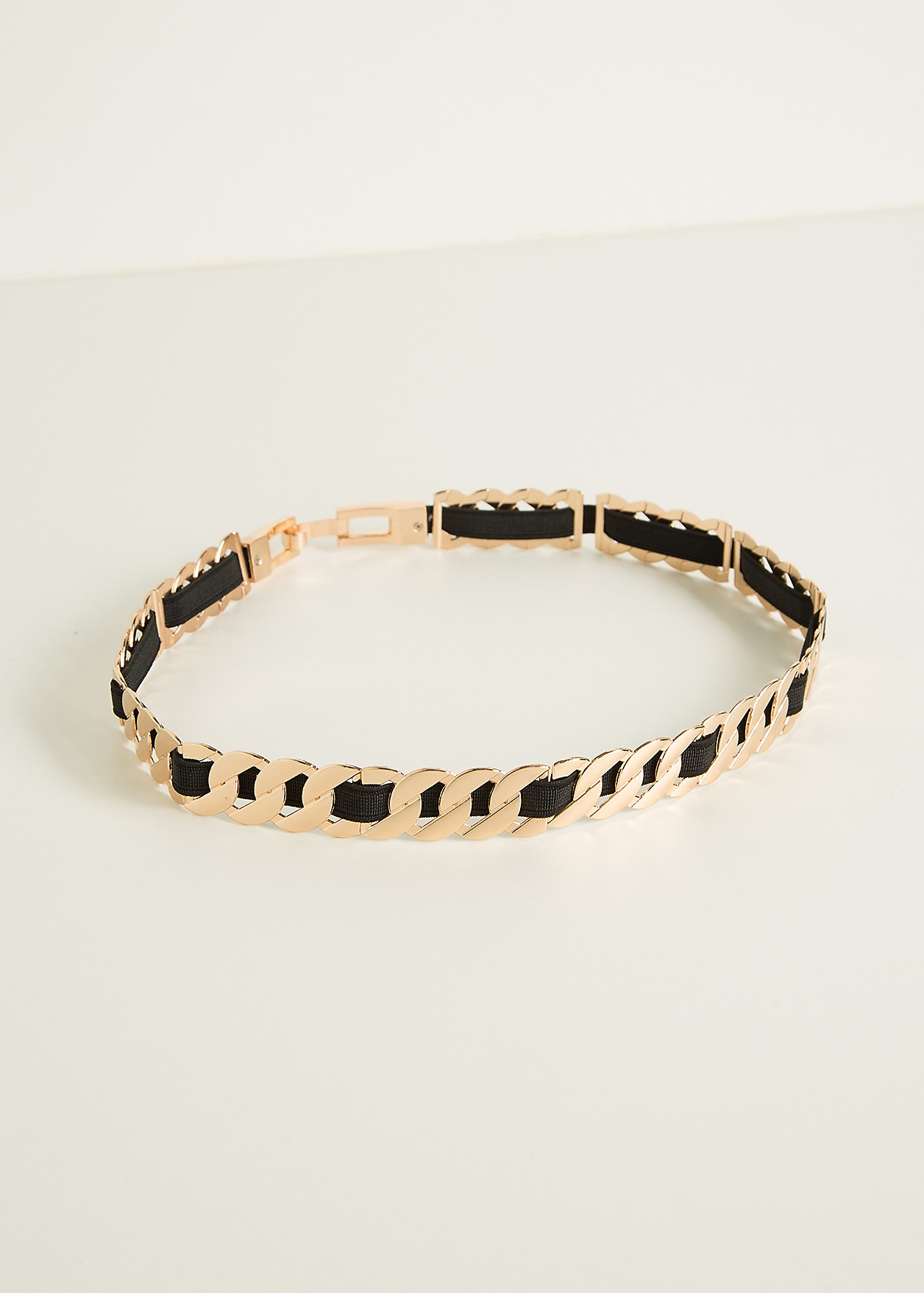 Elastic belt with metal chain details