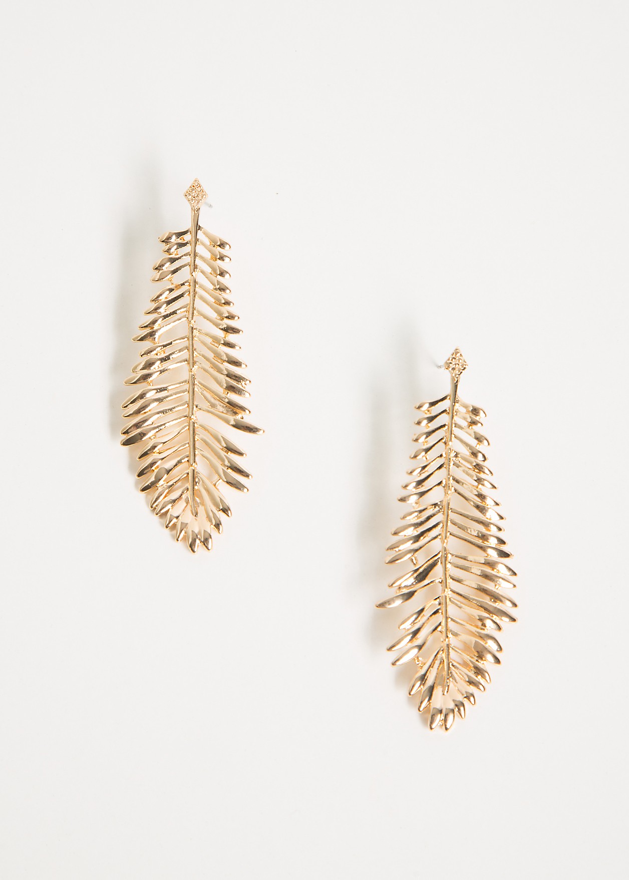 Earrings with leaf details