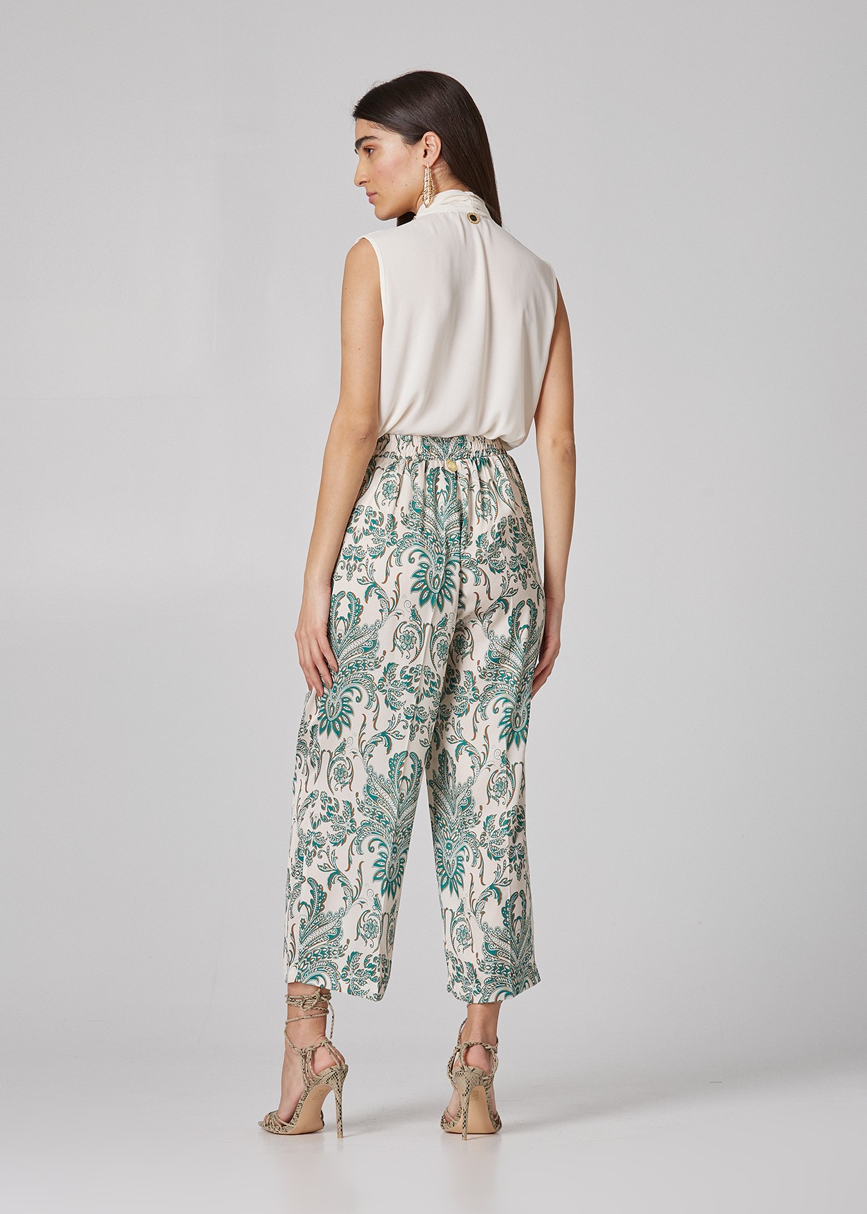High rise trousers with paisley print