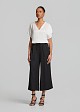 Pantaloni crop drepți cu aspect satinat