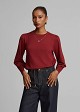 Knit top in round neckline and necklace